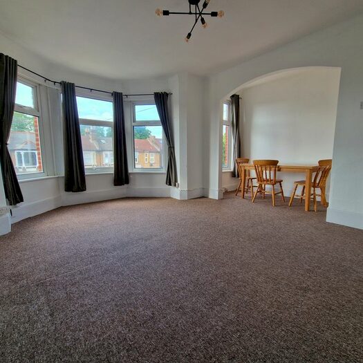 2 Bedroom Flat To Rent In Fillebrook Road, London, E11