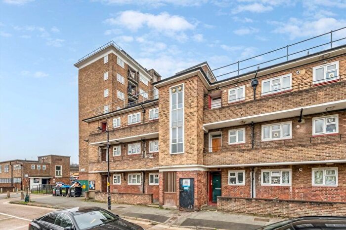 Flat To Rent In Penrose Street, Penrose Street, SE17