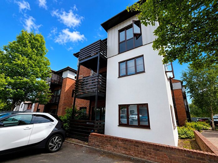 2 Bedroom Flat To Rent In John North Close, High Wycombe, HP11