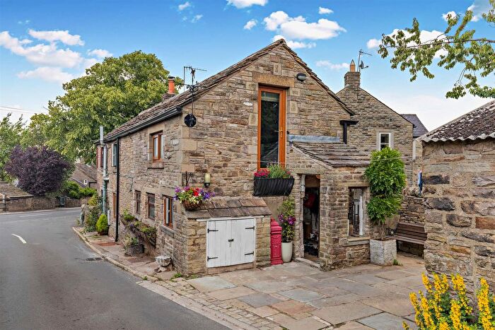 2 Bedroom Detached House For Sale In Macclesfield Road, Kettleshulme, SK23