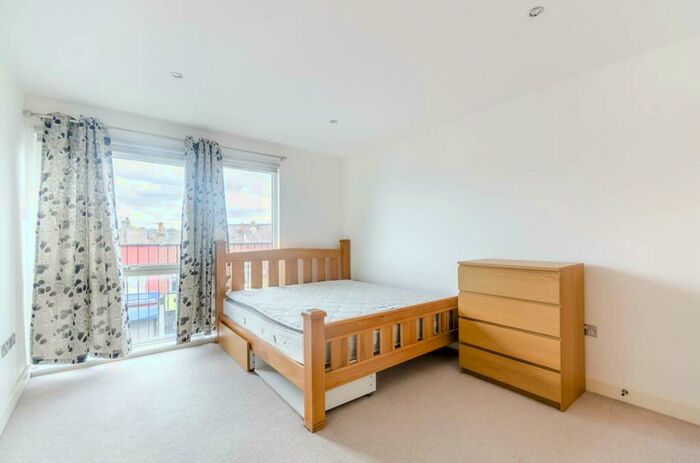 2 Bedroom Flat To Rent In Brandon Court, , Canning Town, London, E16