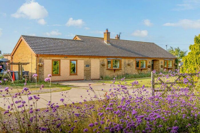 4 Bedroom Detached Bungalow For Sale In Hale Lane, Frithville, PE22