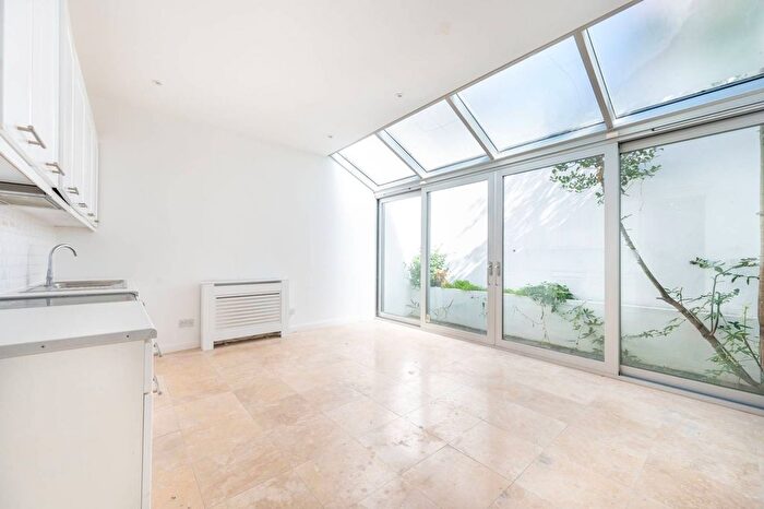 1 Bedroom Flat For Sale In All Saints Road, Notting Hill, London, W11