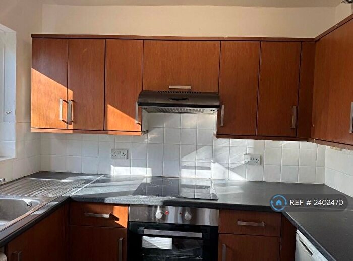 1 Bedroom Flat To Rent In Coleridge Court, New Barnet, Barnet, EN5