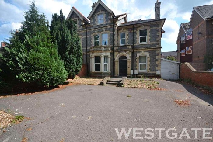 8 Bedroom Semi-Detached House To Rent In London Road, Reading, RG1