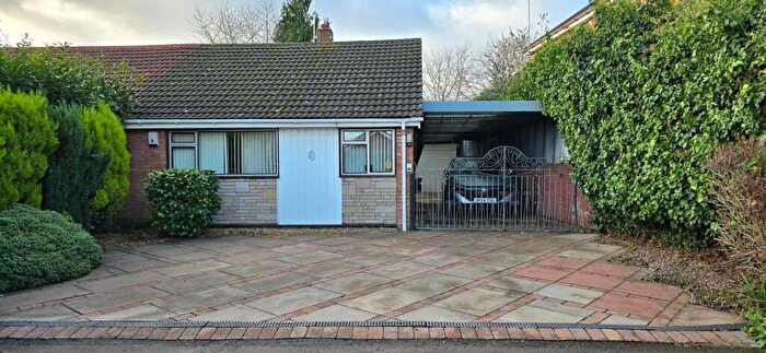 2 Bedroom Bungalow For Sale In Fair Isle Drive, Nuneaton, Warwickshire, CV10