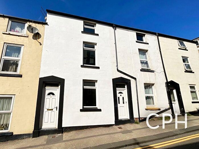 4 Bedroom Terraced House For Sale In Albert Street, Scarborough, YO12