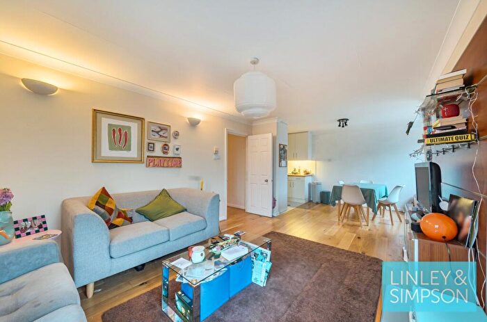 2 Bedroom Flat For Sale In Langtons Wharf, The Calls, Leeds, LS2