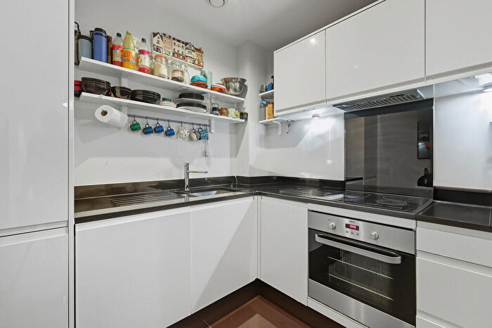 2 Bedroom Flat For Sale In Chronicle Avenue, London, NW9