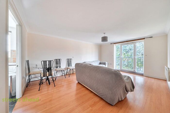 1 Bedroom Flat For Sale In East India Way, Croydon, CR0