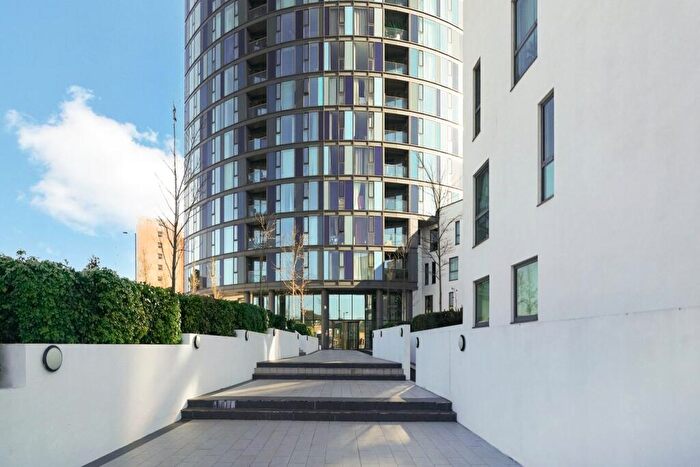 2 Bedroom Flat For Sale In Newgate, Croydon, CR0