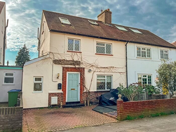 4 Bedroom Semi Detached House For Sale In Beauchamp Road, West Molesey, KT8
