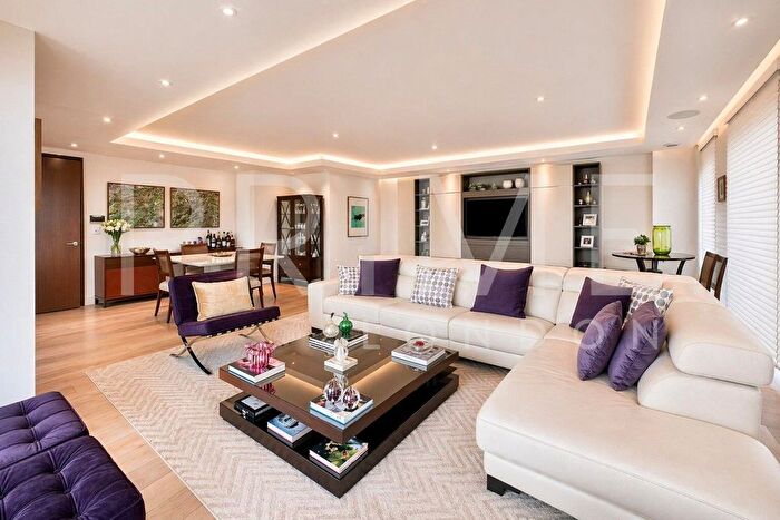 3 Bedroom Flat To Rent In The Tower, Park Street, Chelsea Creek, SW6