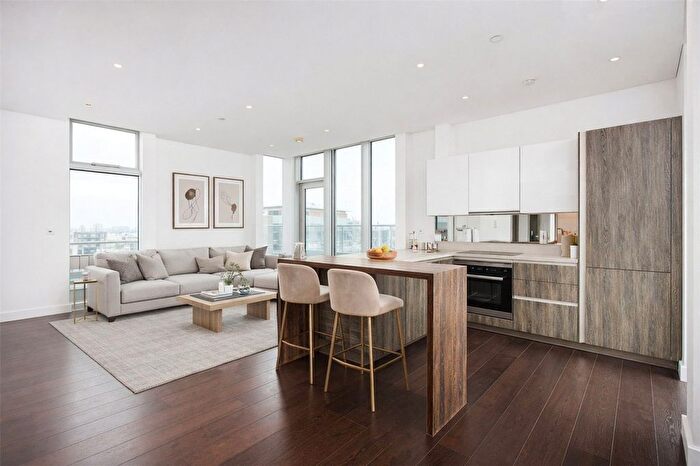 2 Bedroom Flat To Rent In Grand Tower, Plaza Gardens, London, SW15