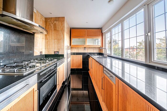 2 Bedroom Flat To Rent In Finchley Road, London, NW11