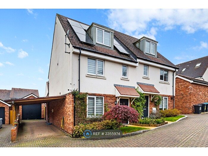 3 Bedroom Semi-Detached House To Rent In Knight Close, Haywards Heath, RH16