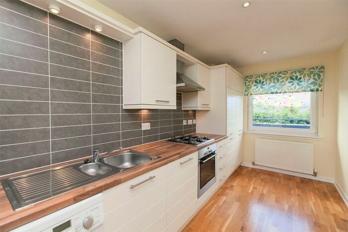 2 Bedroom Flat To Rent In Orrok Lane, Edinburgh, EH16