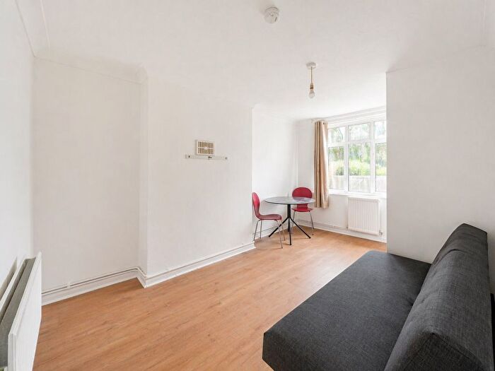 1 Bedroom Flat To Rent In Berriman Road, Finsbury Park, N7