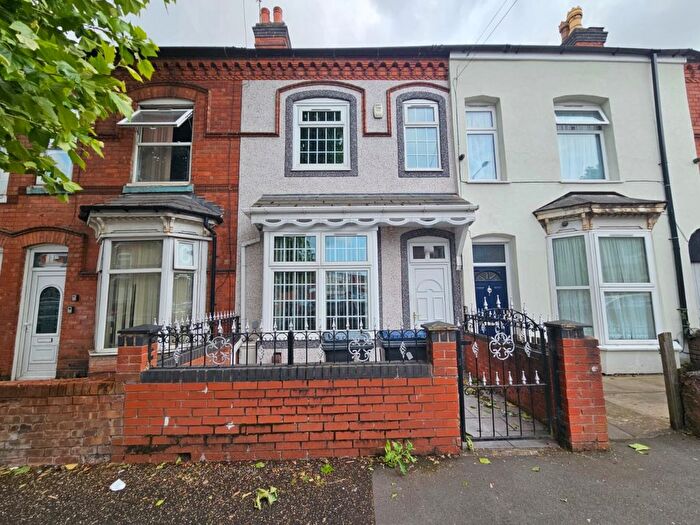 4 Bedroom Terraced House To Rent In Walford Road, Sparkbrook, Birmingham, B11