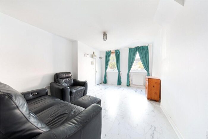 2 Bedroom Flat To Rent In Portree Street, London, E14