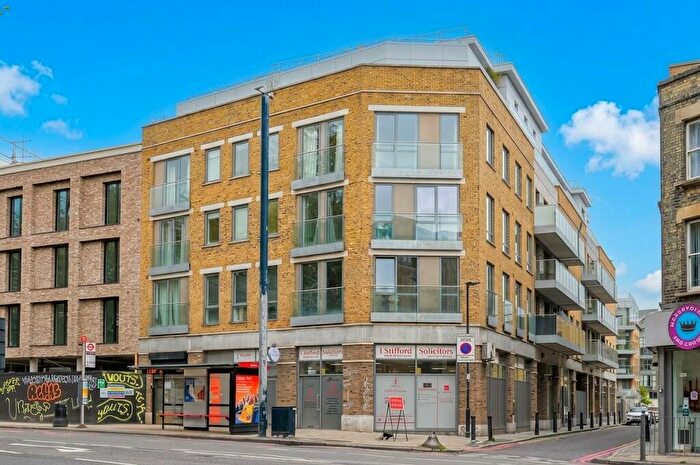 2 Bedroom Flat To Rent In Edgemere House, St Anne Street, Tower Hamlets, London, E14