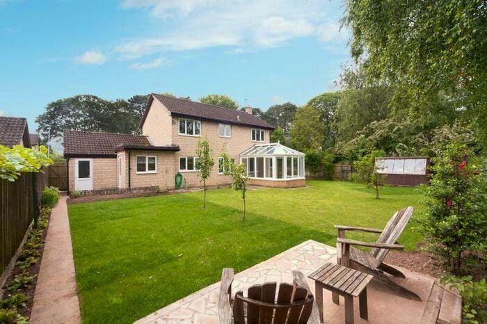 4 Bedroom Detached House To Rent In The Weavers, Beckington, Frome, BA11