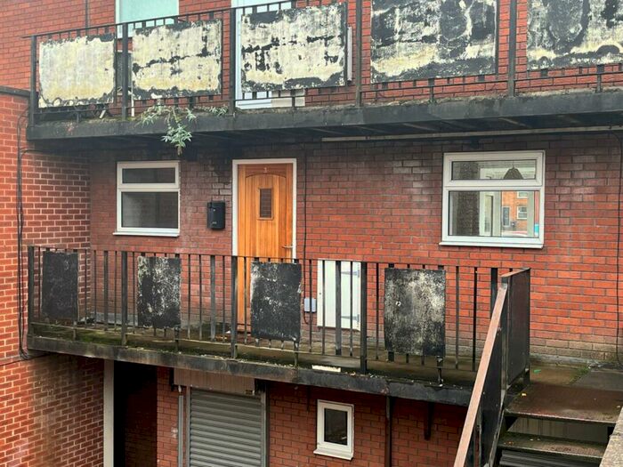 1 Bedroom Flat To Rent In Gresham Court, Town Centre, Daventry, NN11