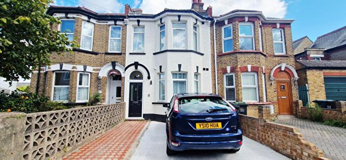 Studio To Rent In Whitehill Road, Gravesend, Kent, DA12