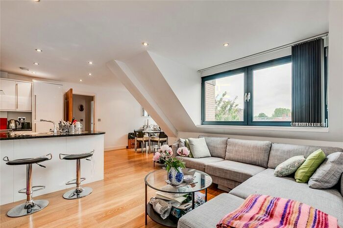 1 Bedroom Flat To Rent In Creston Court, Fletcher Road, London, W4