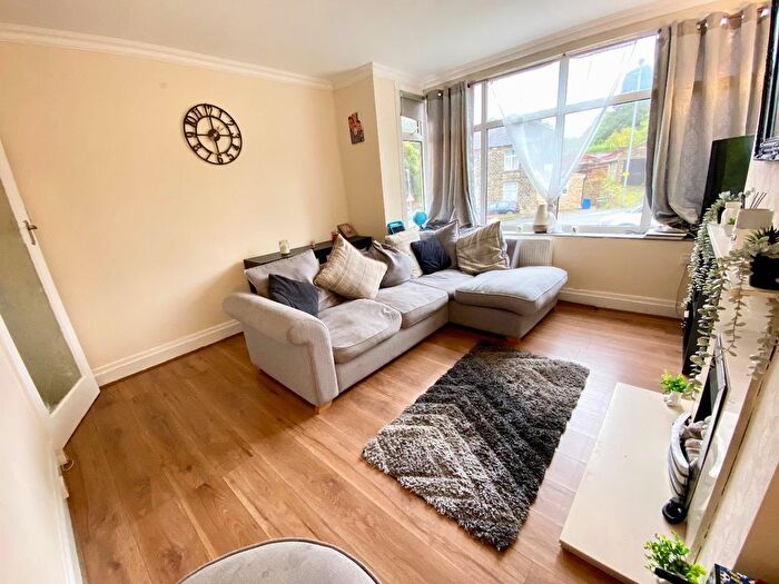 2 Bedroom Semi-Detached House For Sale In Newsome Road, Newsome, Huddersfield, HD4