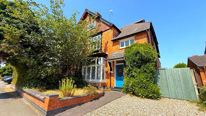 5 Bedroom Semi-Detached House For Sale In Woodstock Road, Moseley, Birmingham, B13