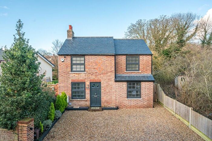 4 Bedroom Detached House To Rent In Kensworth Road, Studham, LU6