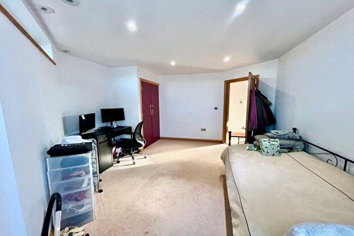 2 Bedroom Flat To Rent In Chaucer Court, Canterbury, CT1