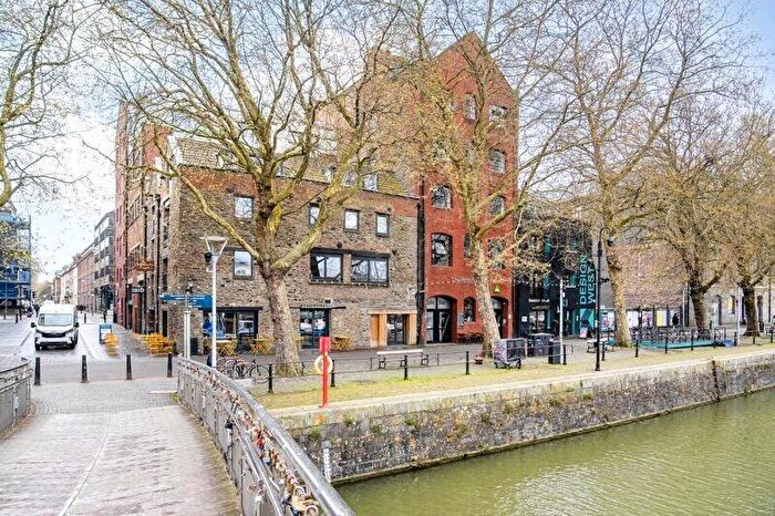 2 Bedroom Apartment To Rent In Harbourside, Harris Lofts, BS1