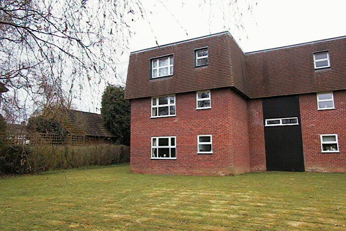 1 Bedroom Apartment To Rent In Windsor Close, Bovingdon, HP3