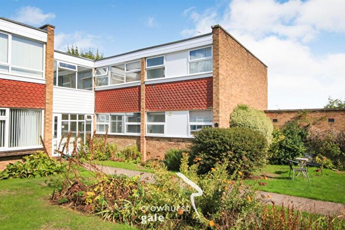 2 Bedroom Maisonette For Sale In Ash Court, Rugby, Warwickshire, CV22