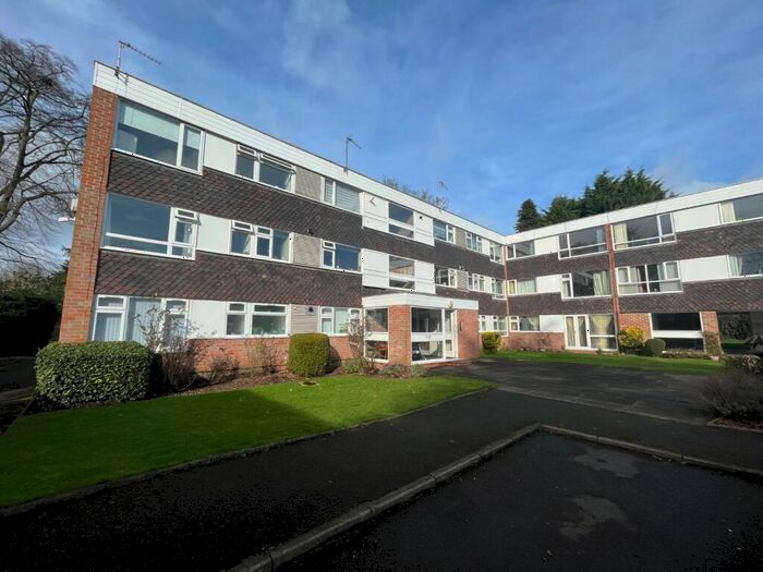 2 Bedroom Flat To Rent In Keresley Close, Solihull, B91