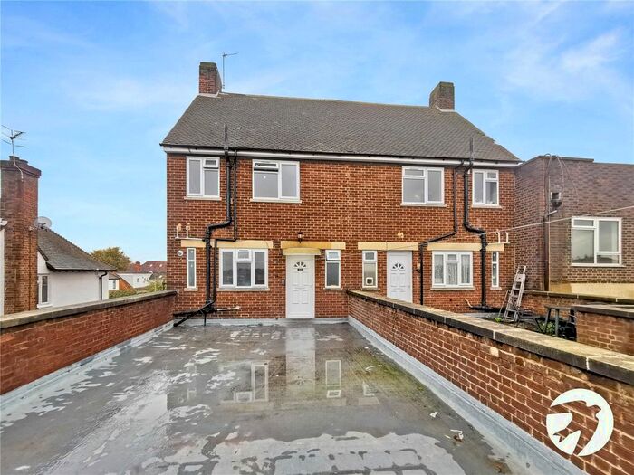 3 Bedroom Flat To Rent In Chastilian Road, Dartford, Kent, DA1