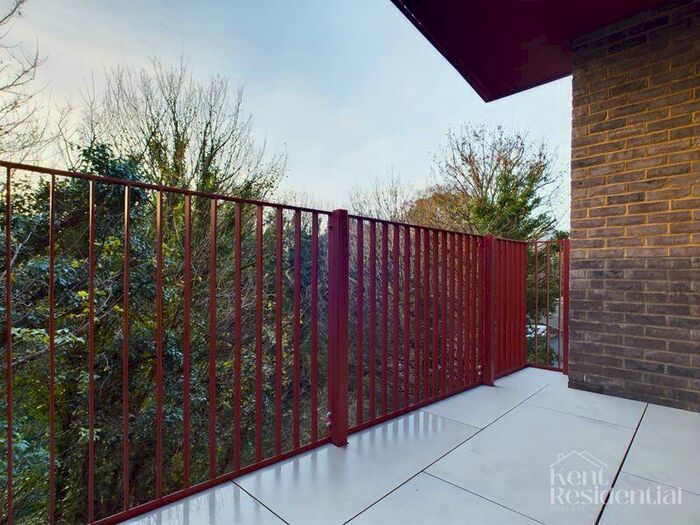 2 Bedroom Apartment To Rent In Eleanore House, Mill Wood, Maidstone, ME14