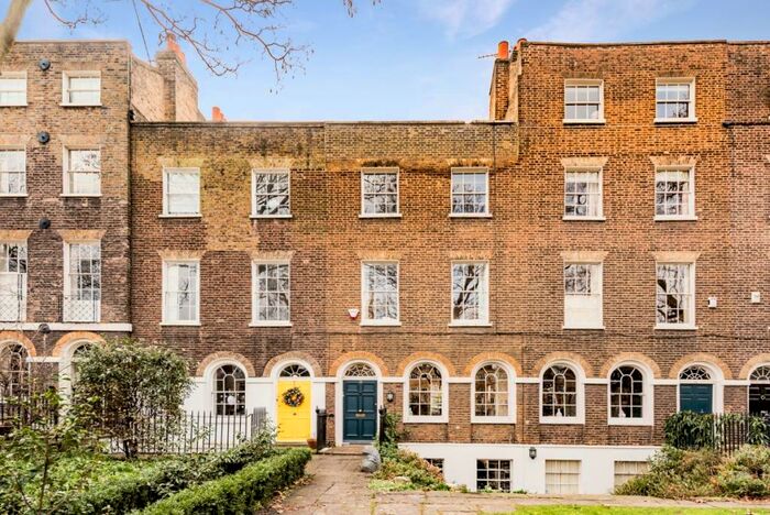 4 Bedroom Town House To Rent In Grove Lane London, SE5