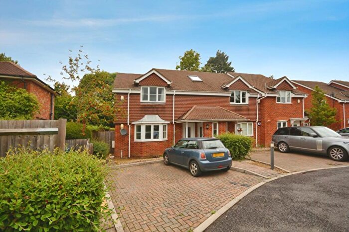 1 Bedroom Flat For Sale In Meadowbank Close, Amersham, HP7