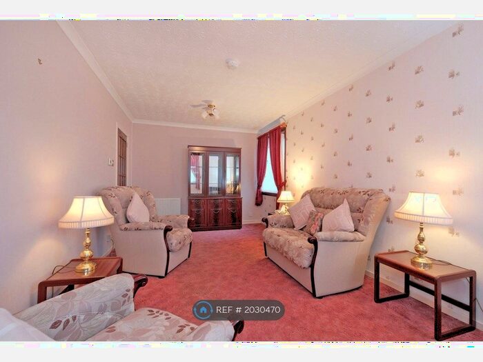 2 Bedroom Flat To Rent In Ash-Hill Drive, Aberdeen, AB16