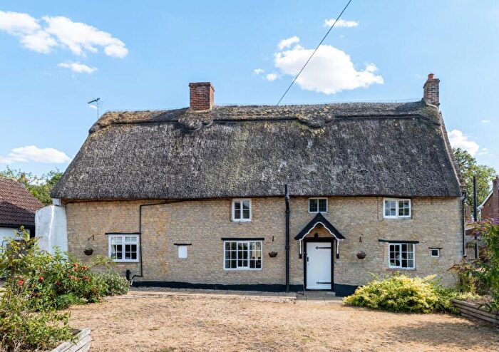 4 Bedroom Detached House For Sale In High Street, Carlton, MK43