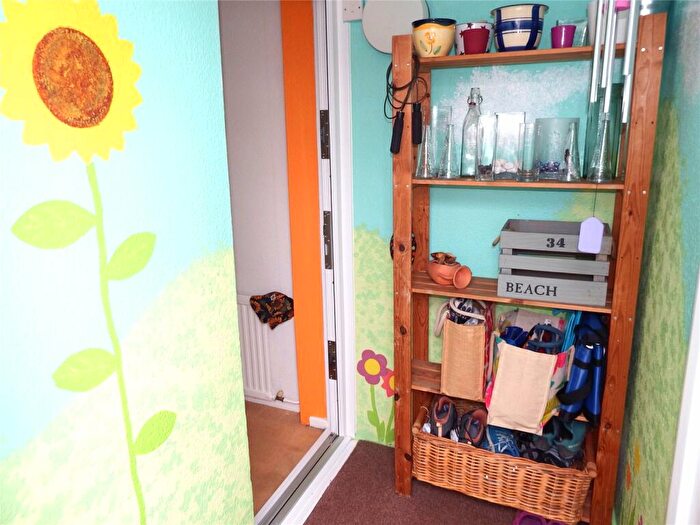 3 Bedroom Terraced House For Sale In Webb Rise, Stevenage, Hertfordshire, SG1