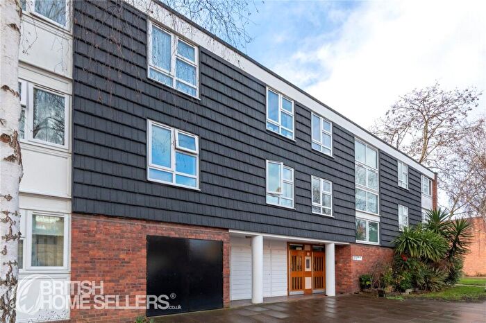 2 Bedroom Apartment For Sale In Wayford Street, London, SW11