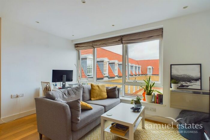 1 Bedroom Flat To Rent In Clapham Common Southside, Clapham South, SW4