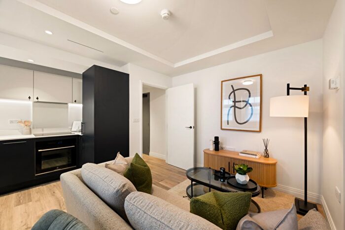 1 Bedroom Flat To Rent In Rodney House, Dolphin Square, Chichester Street, London Lx, London, SW1V