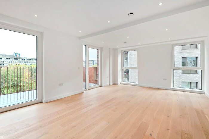 1 Bedroom Flat To Rent In Quest House, Blackwall Reach, London, E14