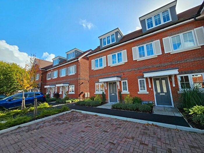 3 Bedroom Town House To Rent In Broadleaf Place, Caterham, CR3