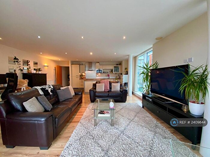 3 Bedroom Flat To Rent In Ross Apartments, London, E16